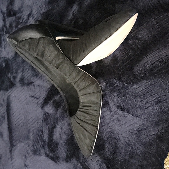 L’AGENCE MARIE POINTED TOE PUMPS SHEER RUCHED TULLE BLACK  NWOT - Picture 7 of 8